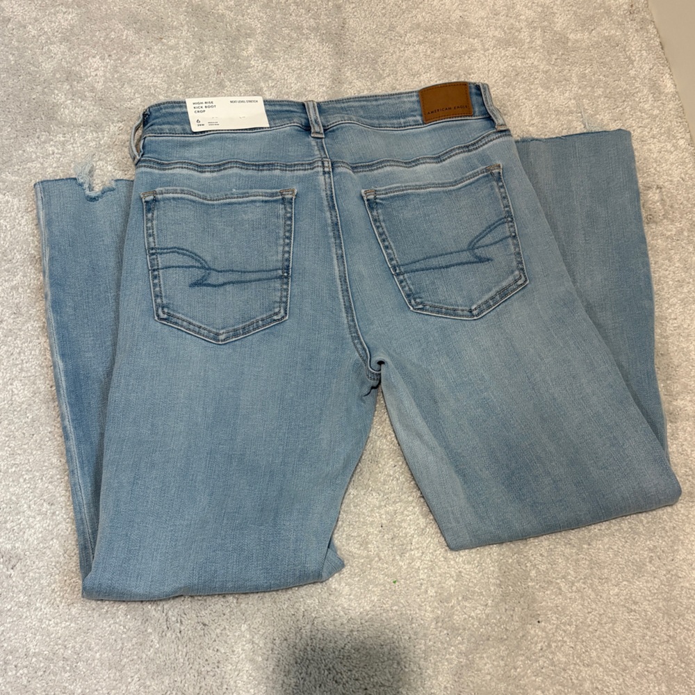 Light Blue NWT American Eagle high-rise kick bootcut jeans - size 6, regular